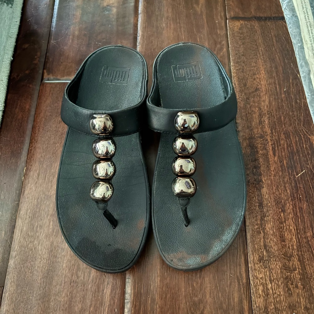 FIT FLOPS SIZE 7 Black Beaded Sandals used in good condition